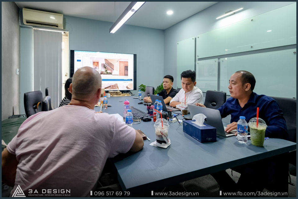 Buổi họp giữa đội ngũ thiết kế 3A Design và khách hàng, cùng thảo luận về vật liệu, ý tưởng và định hình không gian sống mang đậm dấu ấn cá nhân.