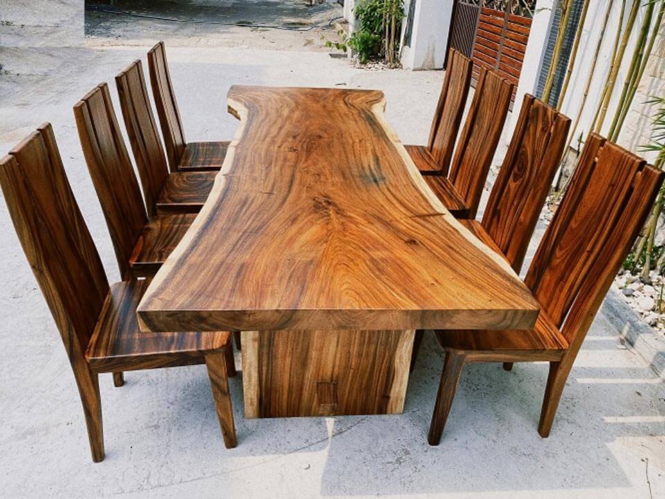 thiết kế phòng bếp đẹp với bàn ăn 8 người từ gỗ lim xanh, quý hiếm, sang trọng
